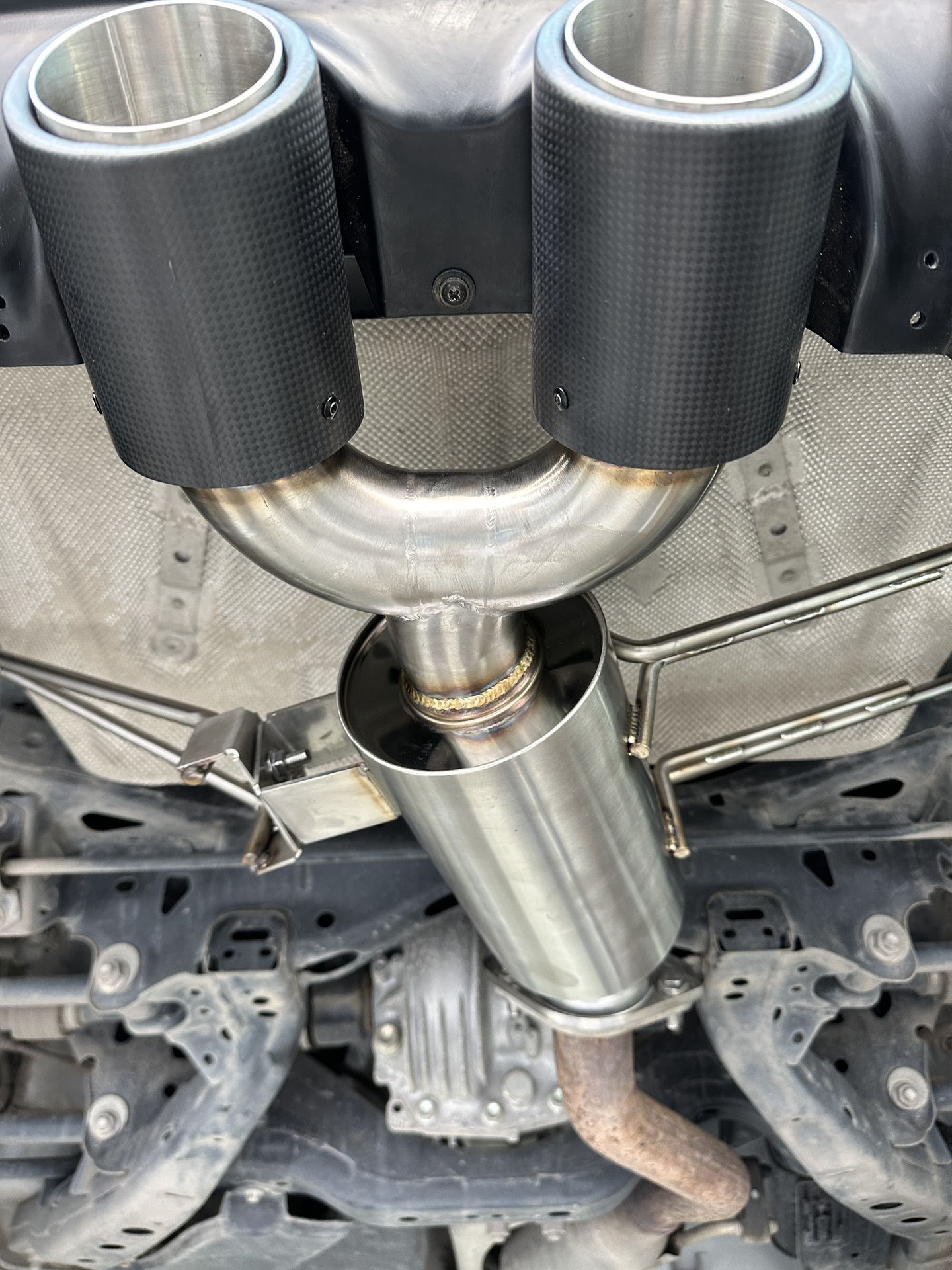 Lightweight Center Exhaust Muffler with Dual Tips + Center Diffuser For ...