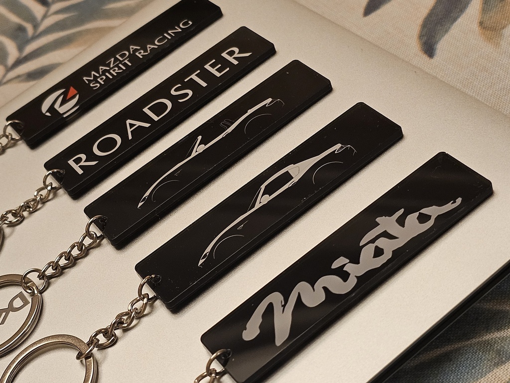 Keychain (Acrylic)Mazda miata